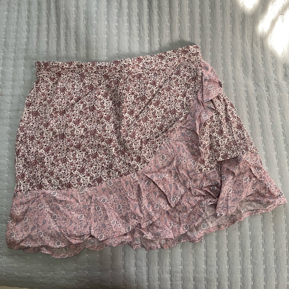 Dusty pink floral mini skirt